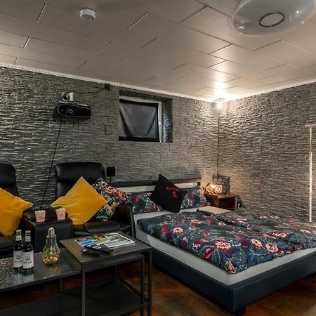 Home Cinema Кассель Екстер'єр фото