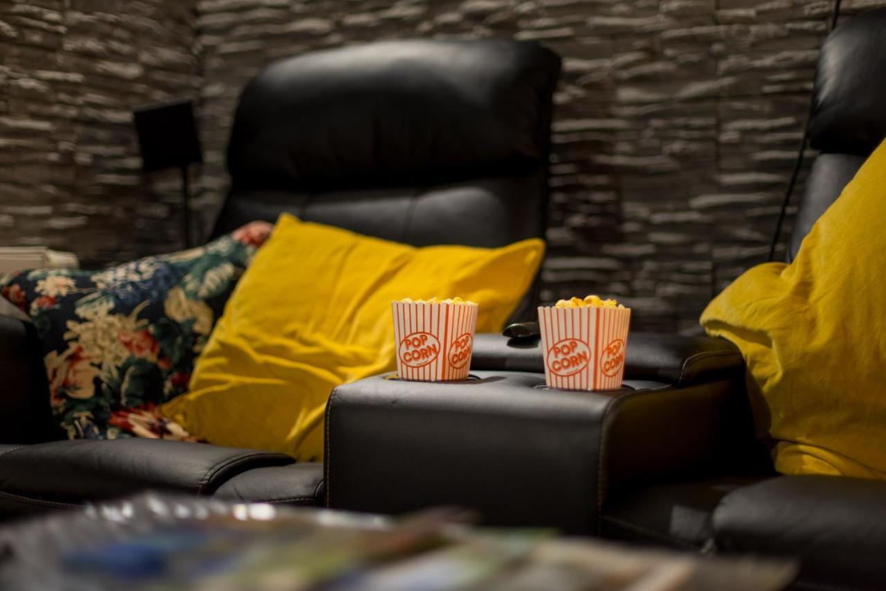 Home Cinema Кассель Екстер'єр фото